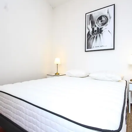 Forville Apartment *